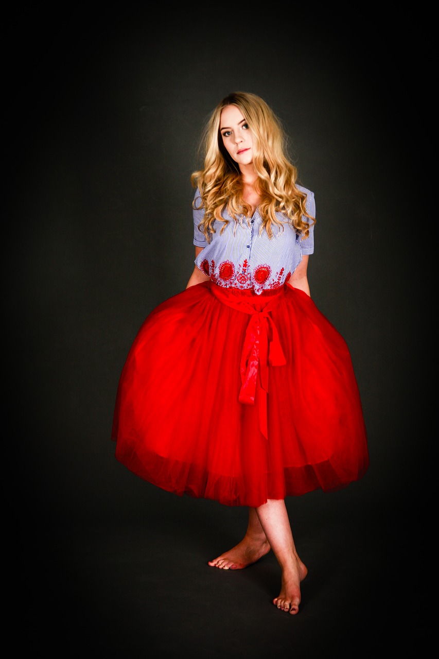 云夢(mèng)靚坊女裝最新款型，時(shí)尚品質(zhì)完美融合的魅力之選