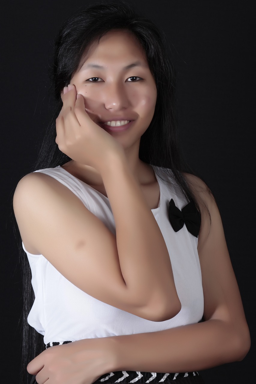 古麗娜扎短發(fā)造型最新圖片，展現(xiàn)時尚魅力風(fēng)采