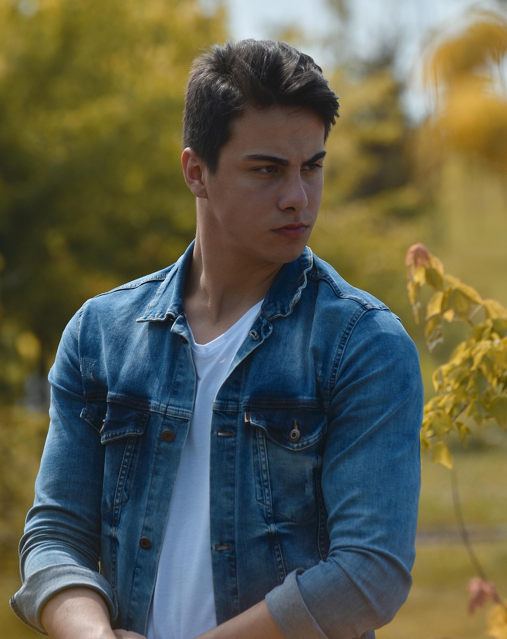 最新頭型男，時尚潮流的多樣展現(xiàn)