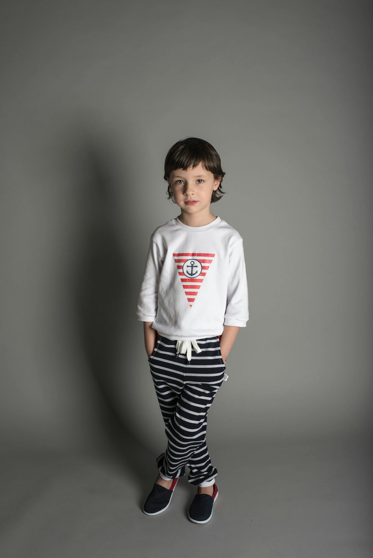 最新短發(fā)時尚潮流，個性風(fēng)格完美展現(xiàn)