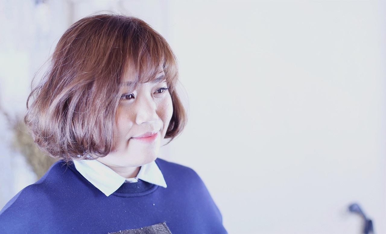 女短發(fā)流行趨勢(shì)，展現(xiàn)個(gè)性風(fēng)采的最新時(shí)尚魅力短發(fā)發(fā)型